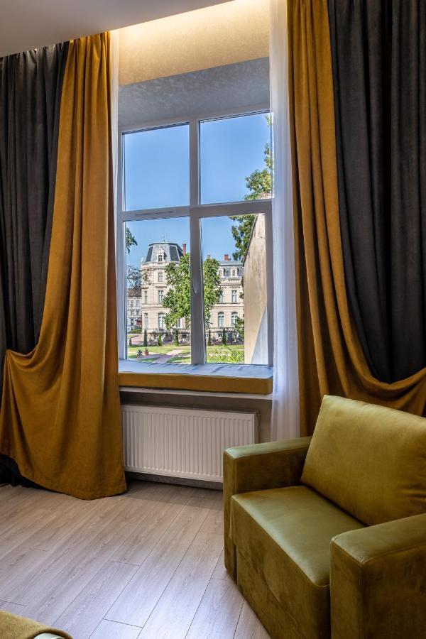2 Bedroom Apartment Tykha Street City Center With Parking Place Львів Екстер'єр фото