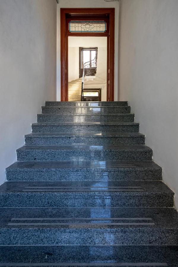 2 Bedroom Apartment Tykha Street City Center With Parking Place Львів Екстер'єр фото