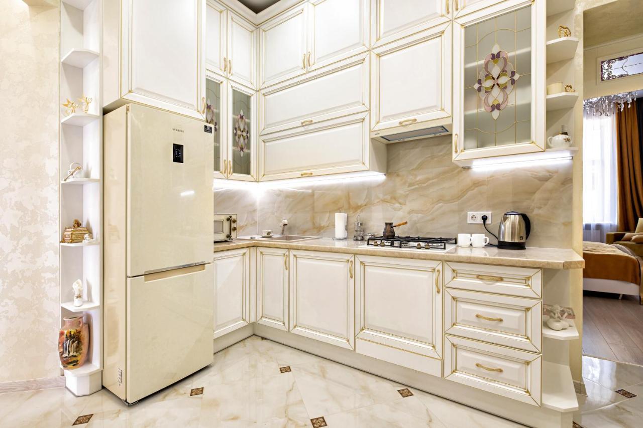 2 Bedroom Apartment Tykha Street City Center With Parking Place Львів Екстер'єр фото