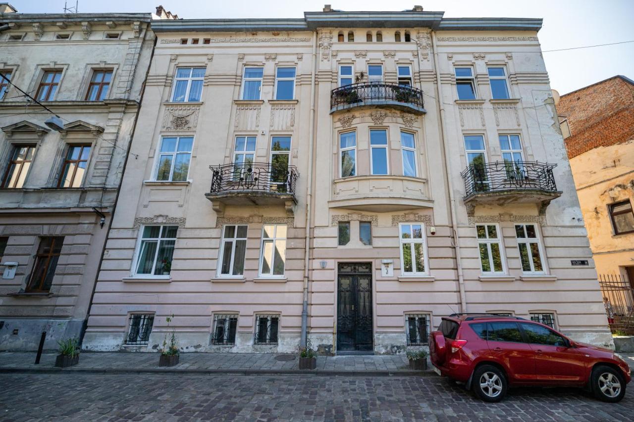 2 Bedroom Apartment Tykha Street City Center With Parking Place Львів Екстер'єр фото